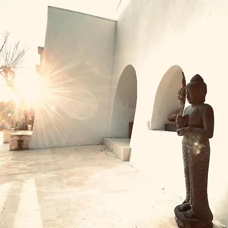 Yours Trulli Отель *