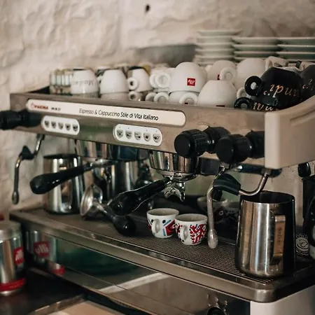 Отель Yours Trulli