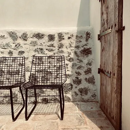 Отель Yours Trulli