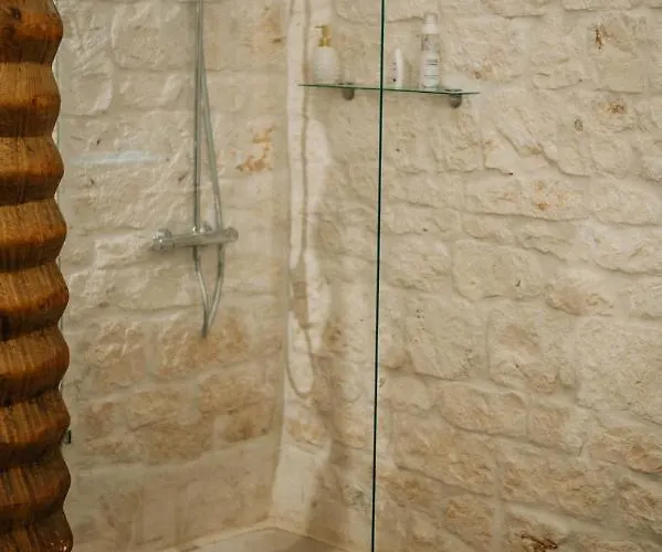 Hotel Yours Trulli *